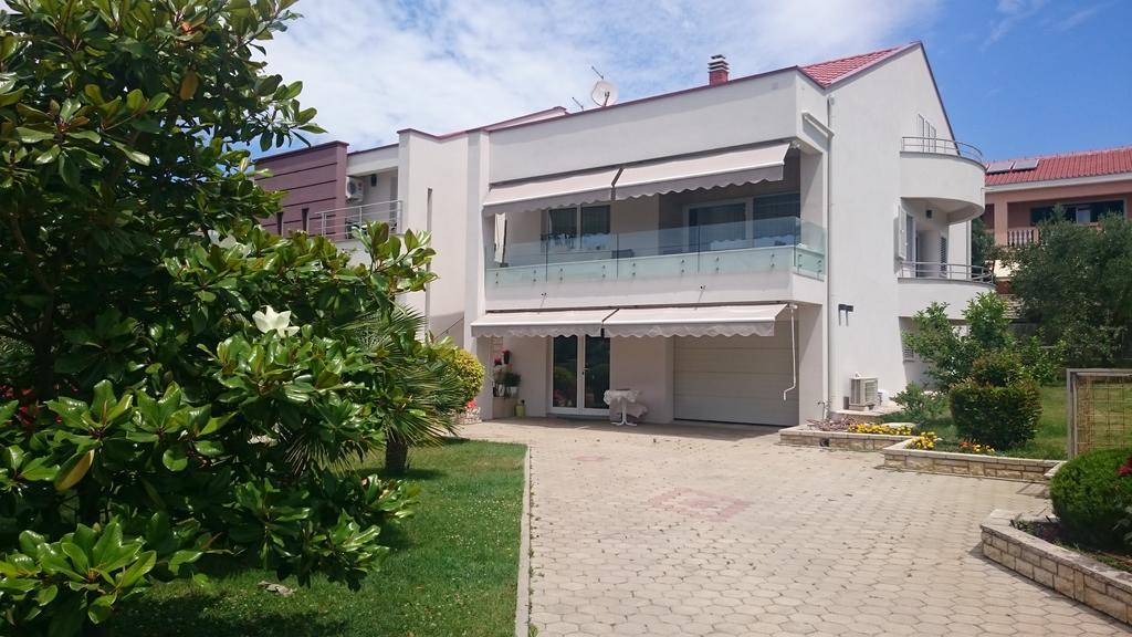 Apartmani Ukalovic Задар Екстериор снимка